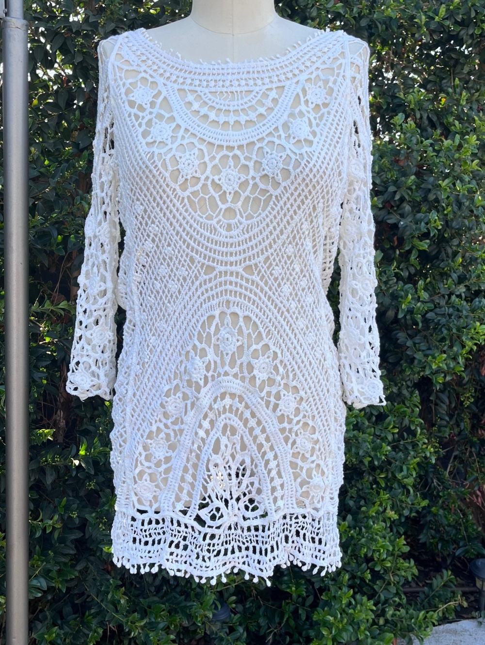 White Crochet Lace Open-Back Mini Dress / Beach Cover-Up – Size M Resortwear